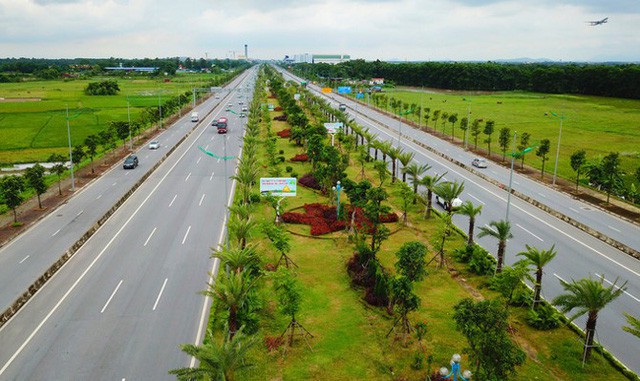 Hiện trạng một góc hai bên tuyến đường Nhật Tân - Nội Bài. Dự kiến, liên doanh nhà đầu tư BRG -Sumitomo sẽ khởi công xây dựng thành phố thông minh .