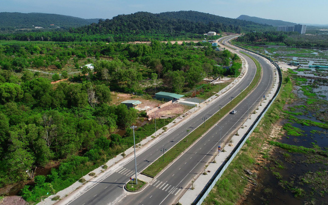 Tuyền đường cao tốc DT975 được đầu tư hiện đại
