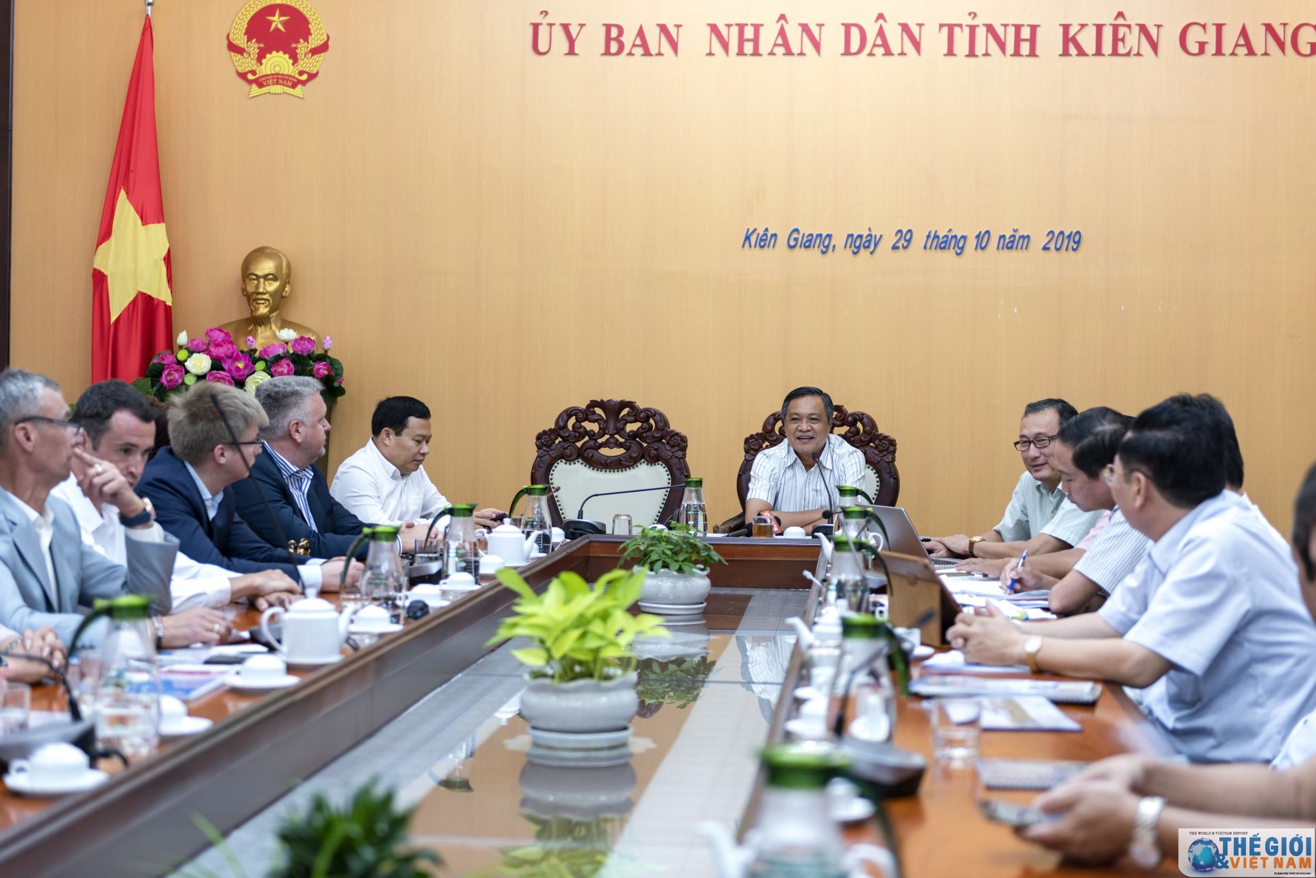 Chủ tịch UBND tỉnh Kiên Giang Phạm Hồng Vũ phát biểu tại lễ ký kết. (Ảnh: Tuấn Anh)
