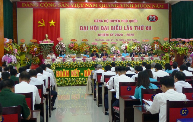Sáng 22/7, Đảng bộ huyện Phú Quốc đã khai mạc Đại hội đại biểu lần thứ 12, nhiệm kỳ 2020 -2025.