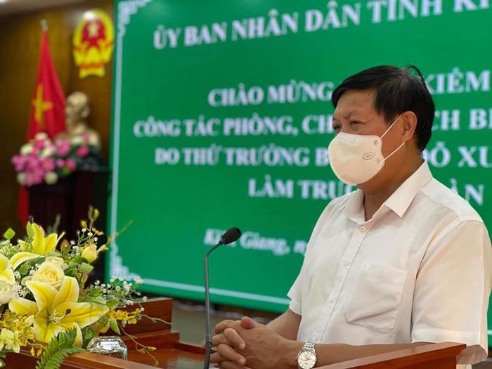Thứ trưởng Bộ Y tế Đỗ Xuân Tuyên phát biểu tại buổi làm việc với UBND tỉnh Kiên Giang.