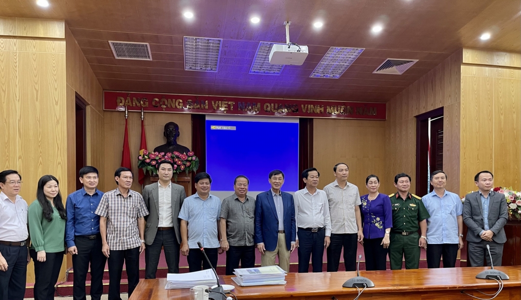 Đại diện lãnh đạo IPPG và lãnh đạo tỉnh Kiên Giang tại buổi làm việc