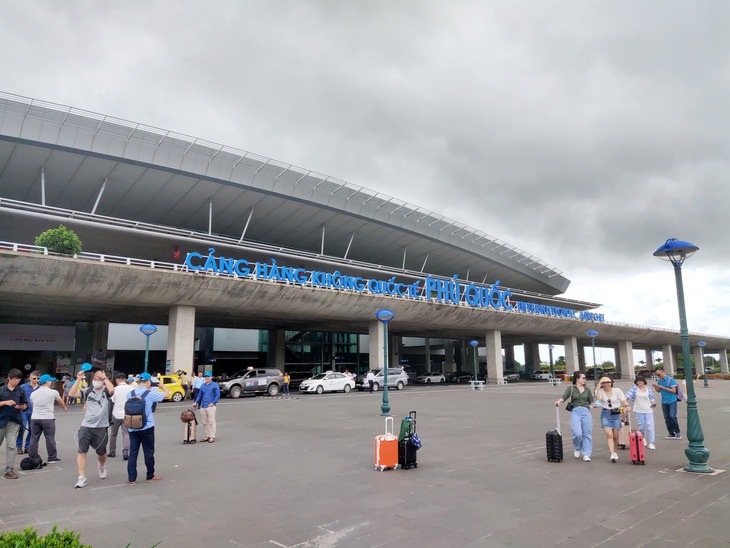Nhà ga hành khách sân bay Phú Quốc hiện tại có công suất 4 triệu khách/năm nhưng năm 2022 đã khai thác 5,5 triệu khách
