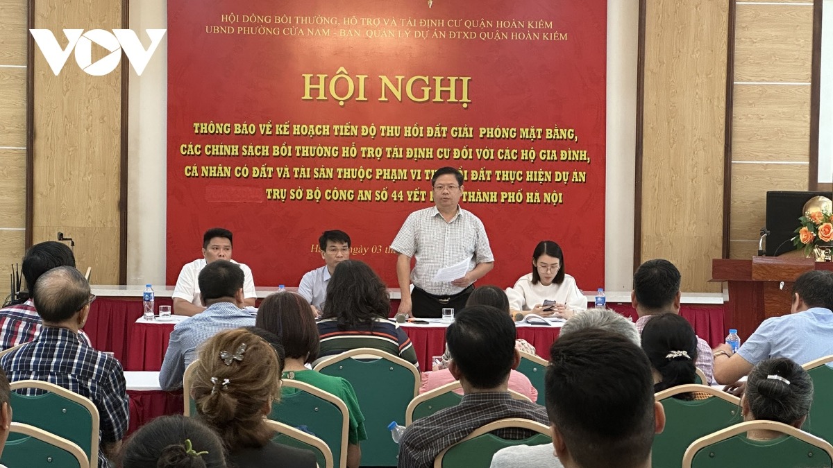 Ông Nguyễn Anh Quân, Phó Chủ tịch UBND quận - Chủ tịch HĐBTHT&TĐC quận Hoàn Kiếm chủ trì kết luận hội nghị